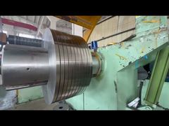 Edelstahlstreifen in Spulen, kaltgewalzt, Verarbeitung, Schneiden